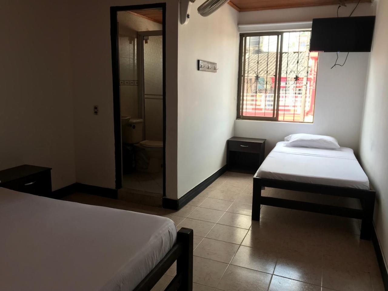Hotel Y Balneario El Descanso Villavicencio Eksteriør billede